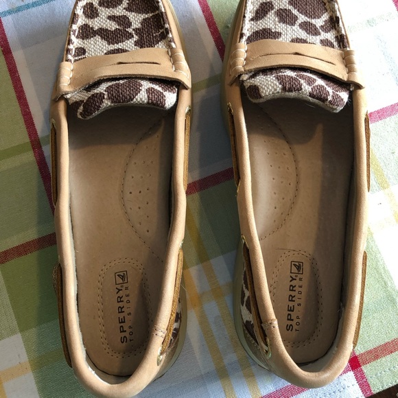 Women’s Sperry PENNYFISH Linen Leopard Shoe - Picture 2 of 4